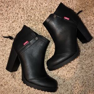 Levi’s Black Ankle Booties
